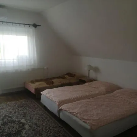 شقة Biro Vendeghaz Sármellék